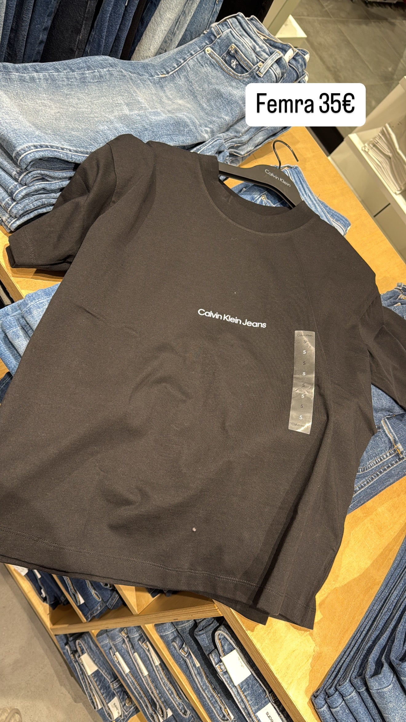 Tshirt Calvin Klein (FEMRA)